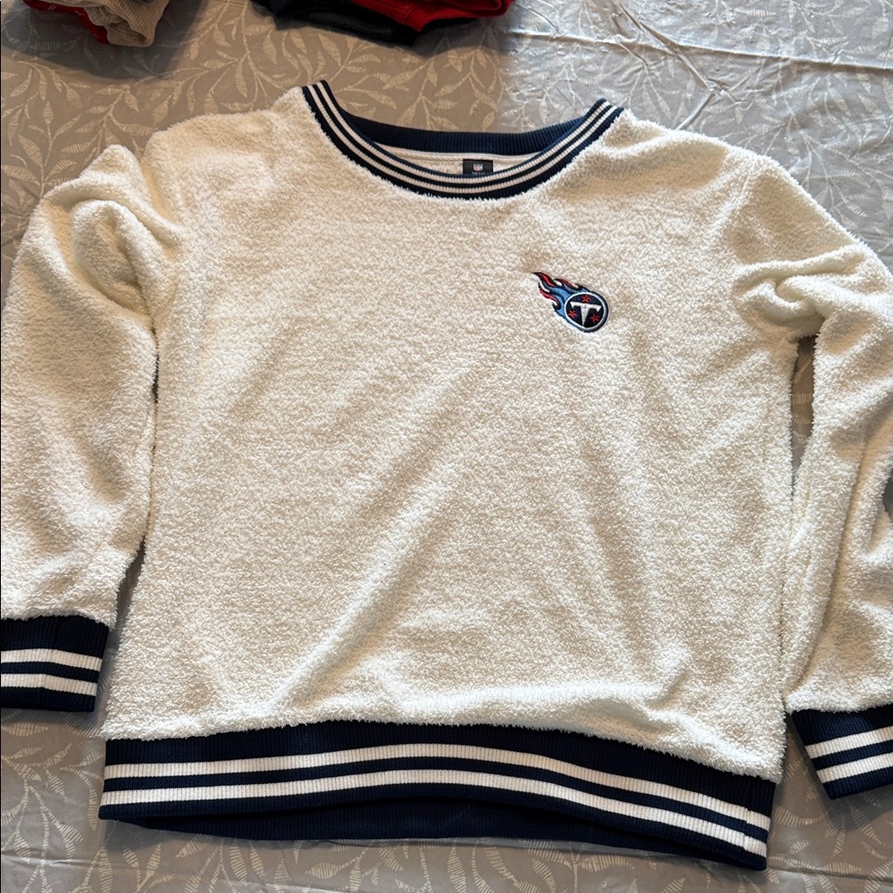Team Apparel Cream and Black Sweatshirt